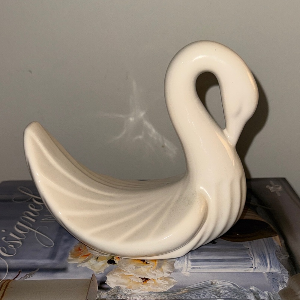VINTAGE MCM Swan Sculpture